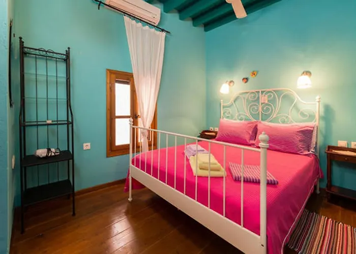 Old Town House With Garden, Fully Equipped & Peaceful Dom wakacyjny *
