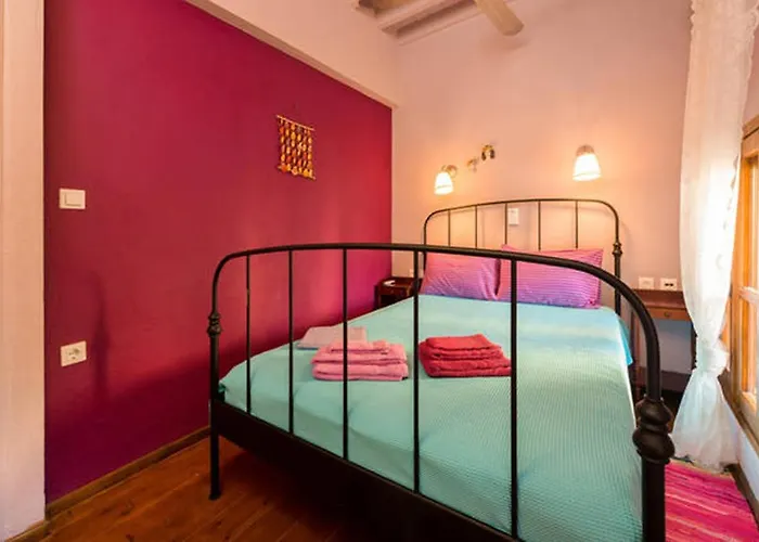 펜션 Old Town House With Garden, Fully Equipped & Peaceful *