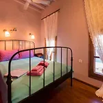 Old Town House With Garden, Fully Equipped & Peaceful Holiday home *