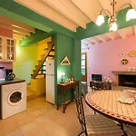 Old Town House With Garden, Fully Equipped & Peaceful Holiday home