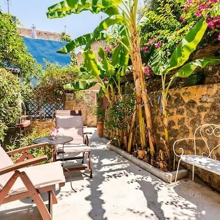 Old Town House With Garden, Fully Equipped & Peaceful Родос