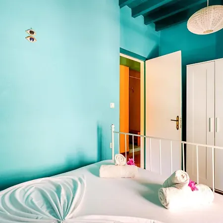 Дом отдыха Old Town House With Garden, Fully Equipped & Peaceful