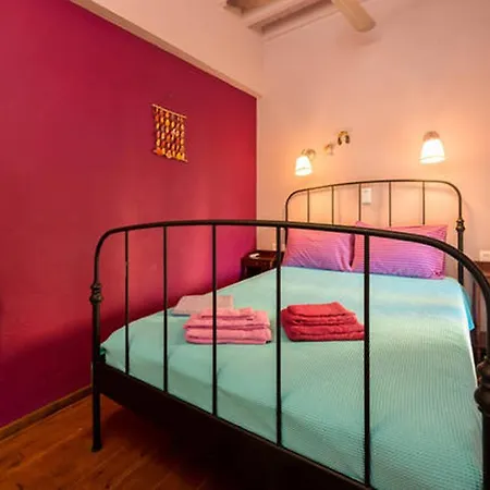 Prázdninový dům Old Town House With Garden, Fully Equipped & Peaceful *