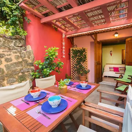 Prázdninový dům Old Town House With Garden, Fully Equipped & Peaceful Rhodes City
