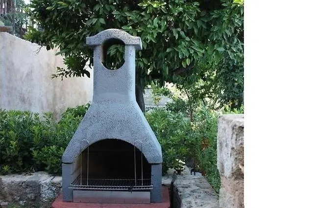 Old Town House With Garden, Fully Equipped & Peaceful